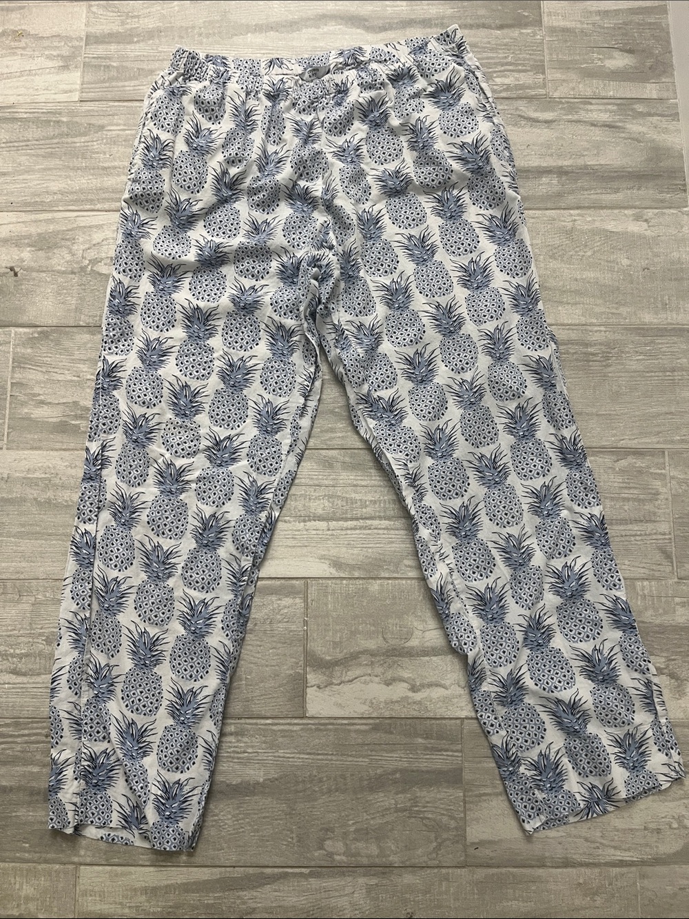 Crown & Ivy Pineapple Print Pajama Pant